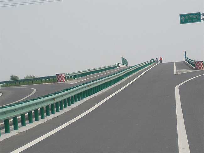 合肥高速公路护栏的材质与规格